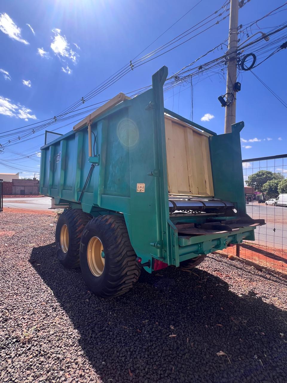 Foto de Distribuidor de Esterco Sólido 14 m³ — 3